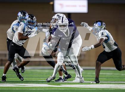 Thumbnail 2 in Seguin @ Walnut Grove (UIL 5A D2 Football Bi-District) photogallery.