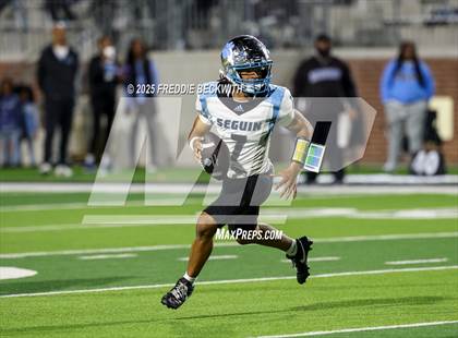 Thumbnail 2 in Seguin @ Walnut Grove (UIL 5A D2 Football Bi-District) photogallery.