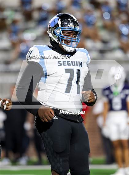 Thumbnail 3 in Seguin @ Walnut Grove (UIL 5A D2 Football Bi-District) photogallery.