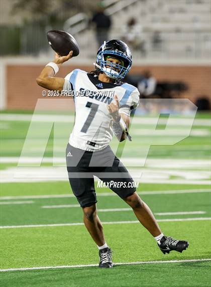 Thumbnail 1 in Seguin @ Walnut Grove (UIL 5A D2 Football Bi-District) photogallery.