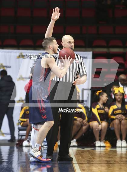 Thumbnail 3 in Mt. Vernon vs. Liverpool (NYSPHSAA Class AA Semifinal) photogallery.