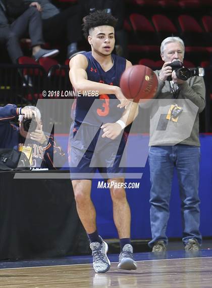 Thumbnail 3 in Mt. Vernon vs. Liverpool (NYSPHSAA Class AA Semifinal) photogallery.