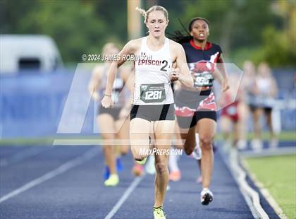Thumbnail 3 in FHSAA 2A Finals (800 Meter) photogallery.