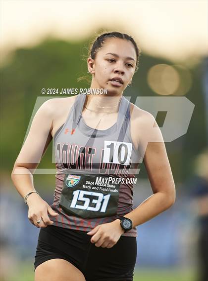 Thumbnail 2 in FHSAA 2A Finals (800 Meter) photogallery.