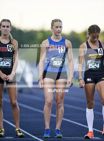 Thumbnail 2 in FHSAA 2A Finals (800 Meter) photogallery.
