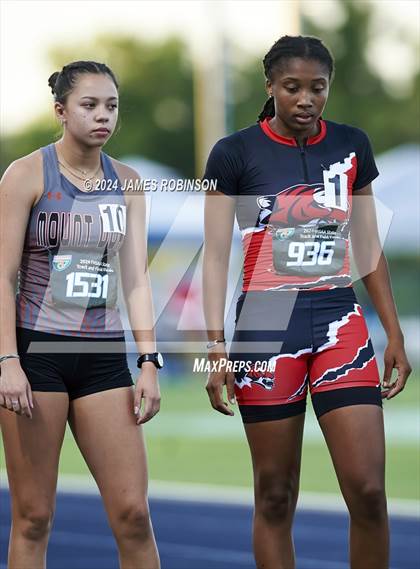 Thumbnail 3 in FHSAA 2A Finals (800 Meter) photogallery.