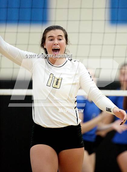 Thumbnail 2 in Amarillo vs Byron Nelson photogallery.