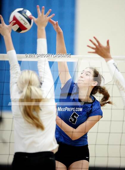 Thumbnail 2 in Amarillo vs Byron Nelson photogallery.