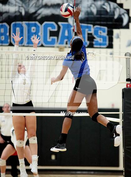 Thumbnail 3 in Amarillo vs Byron Nelson photogallery.