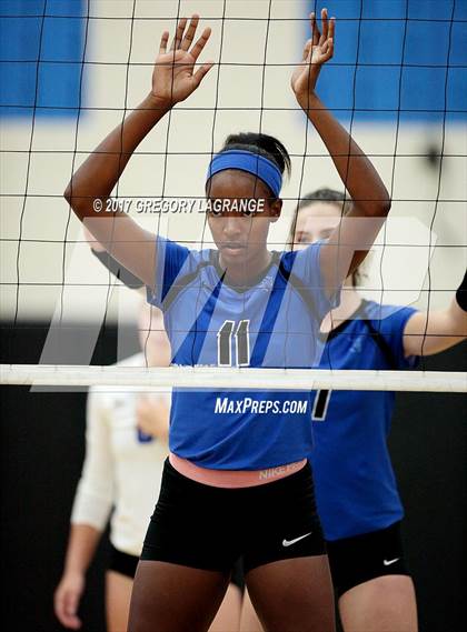 Thumbnail 2 in Amarillo vs Byron Nelson photogallery.