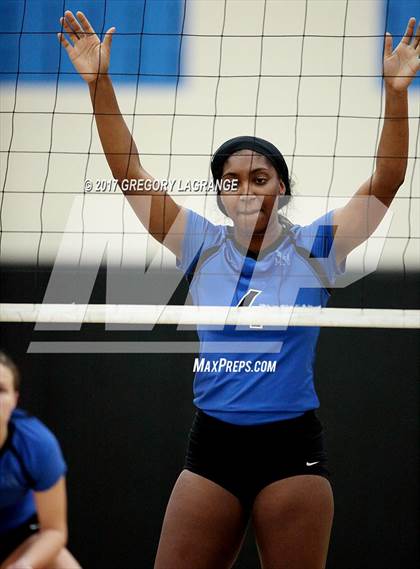 Thumbnail 1 in Amarillo vs Byron Nelson photogallery.