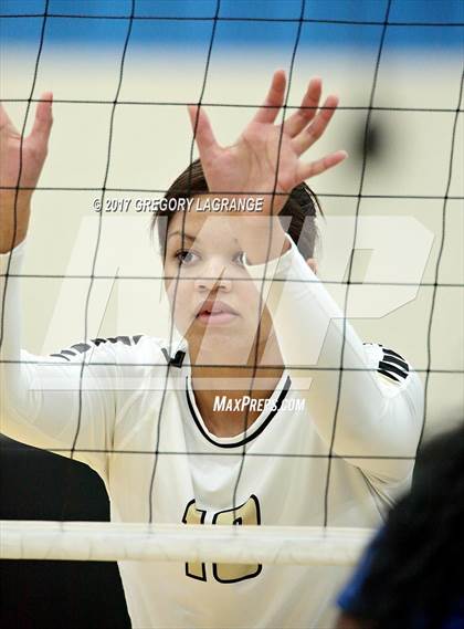 Thumbnail 2 in Amarillo vs Byron Nelson photogallery.