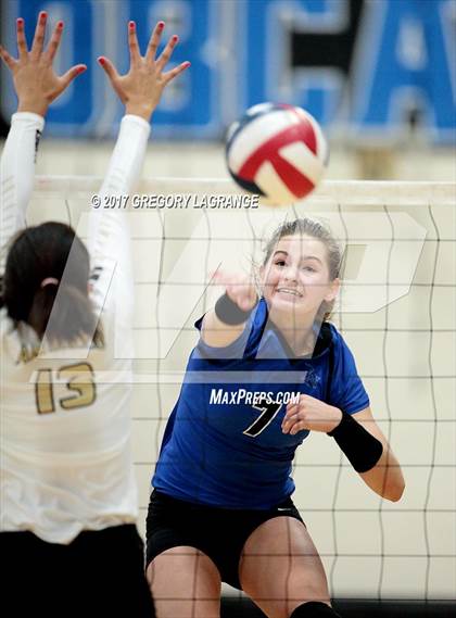 Thumbnail 3 in Amarillo vs Byron Nelson photogallery.
