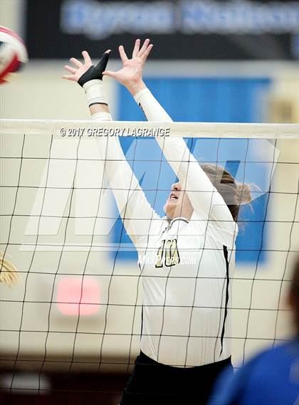 Thumbnail 2 in Amarillo vs Byron Nelson photogallery.