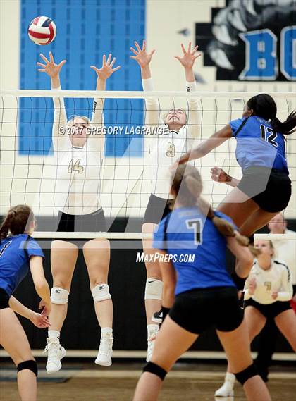 Thumbnail 2 in Amarillo vs Byron Nelson photogallery.