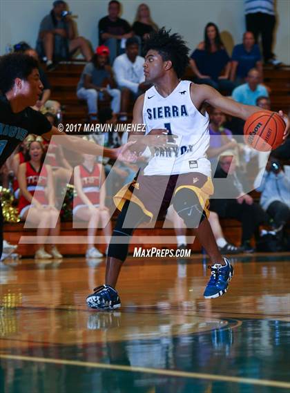 Thumbnail 1 in  East vs West (San Fernando Valley All-Star Game) photogallery.