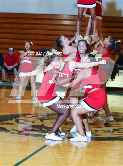 Thumbnail 2 in  East vs West (San Fernando Valley All-Star Game) photogallery.
