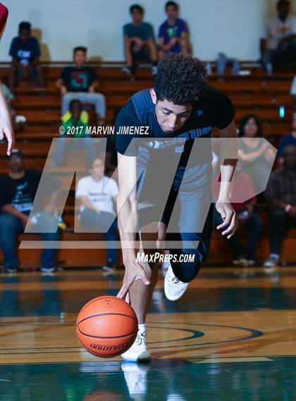 Thumbnail 3 in  East vs West (San Fernando Valley All-Star Game) photogallery.