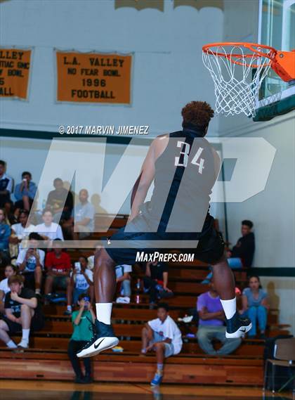 Thumbnail 3 in  East vs West (San Fernando Valley All-Star Game) photogallery.