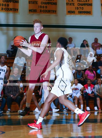 Thumbnail 1 in  East vs West (San Fernando Valley All-Star Game) photogallery.
