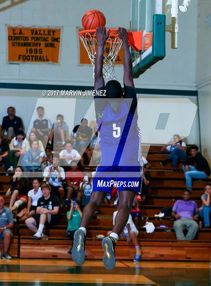 Thumbnail 3 in  East vs West (San Fernando Valley All-Star Game) photogallery.