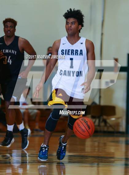 Thumbnail 1 in  East vs West (San Fernando Valley All-Star Game) photogallery.