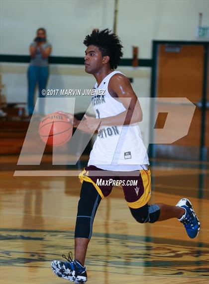 Thumbnail 2 in  East vs West (San Fernando Valley All-Star Game) photogallery.