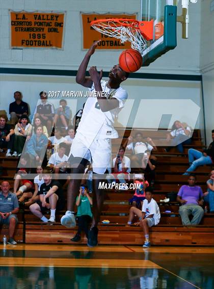 Thumbnail 3 in  East vs West (San Fernando Valley All-Star Game) photogallery.