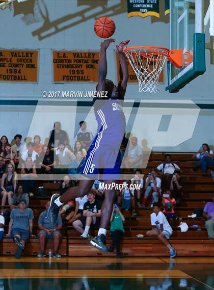 Thumbnail 3 in  East vs West (San Fernando Valley All-Star Game) photogallery.