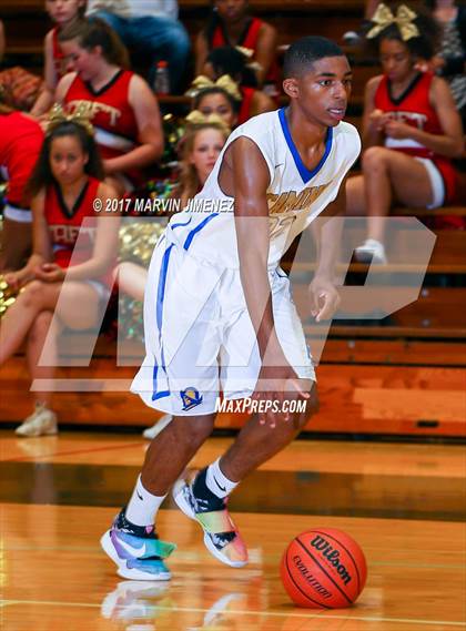 Thumbnail 3 in  East vs West (San Fernando Valley All-Star Game) photogallery.
