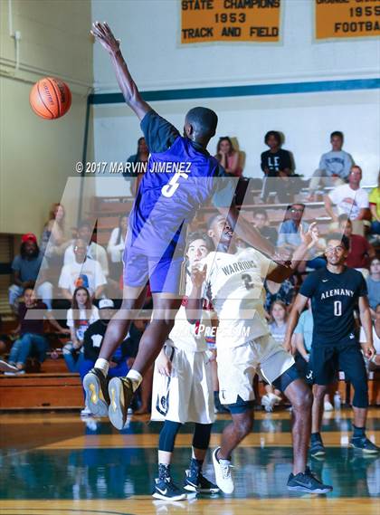 Thumbnail 1 in  East vs West (San Fernando Valley All-Star Game) photogallery.