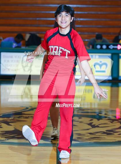 Thumbnail 3 in  East vs West (San Fernando Valley All-Star Game) photogallery.