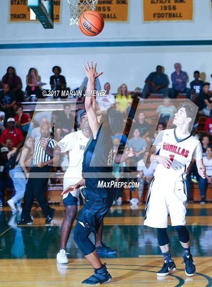 Thumbnail 3 in  East vs West (San Fernando Valley All-Star Game) photogallery.