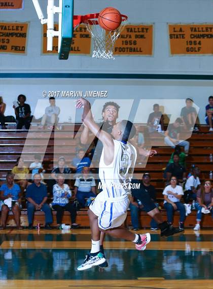 Thumbnail 1 in  East vs West (San Fernando Valley All-Star Game) photogallery.