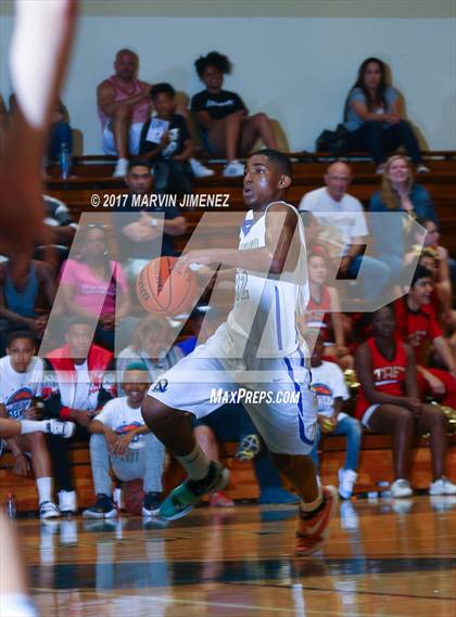 Thumbnail 3 in  East vs West (San Fernando Valley All-Star Game) photogallery.