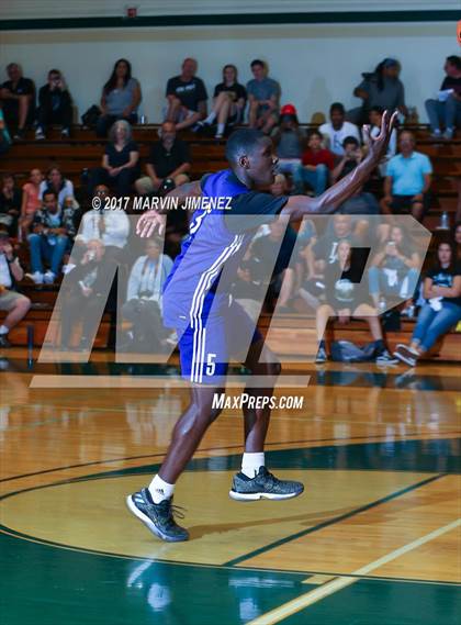 Thumbnail 2 in  East vs West (San Fernando Valley All-Star Game) photogallery.
