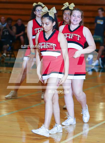 Thumbnail 3 in  East vs West (San Fernando Valley All-Star Game) photogallery.