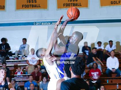 Thumbnail 3 in  East vs West (San Fernando Valley All-Star Game) photogallery.