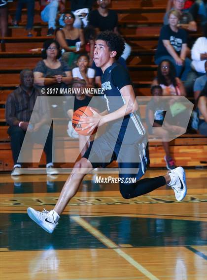 Thumbnail 2 in  East vs West (San Fernando Valley All-Star Game) photogallery.