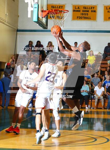 Thumbnail 3 in  East vs West (San Fernando Valley All-Star Game) photogallery.