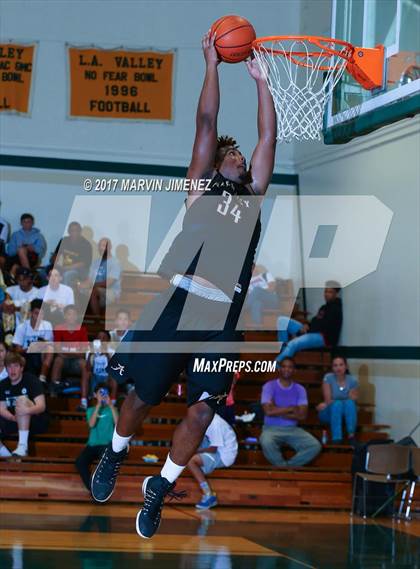 Thumbnail 2 in  East vs West (San Fernando Valley All-Star Game) photogallery.