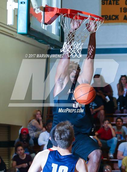 Thumbnail 1 in  East vs West (San Fernando Valley All-Star Game) photogallery.