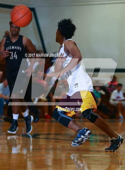 Thumbnail 3 in  East vs West (San Fernando Valley All-Star Game) photogallery.