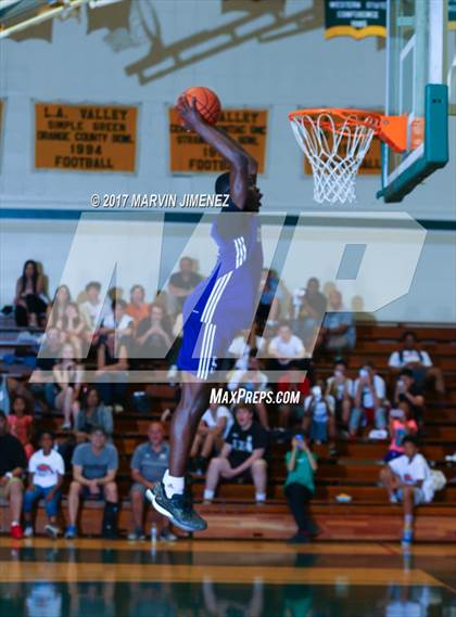 Thumbnail 3 in  East vs West (San Fernando Valley All-Star Game) photogallery.