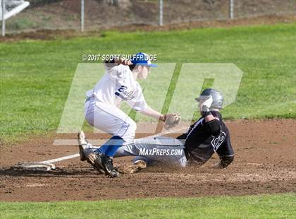 Thumbnail 2 in Sisters @ Sutherlin photogallery.