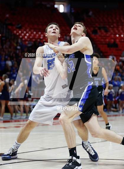 Thumbnail 2 in Pleasant Grove vs. Layton (UHSAA 6A Quarterfinal) photogallery.