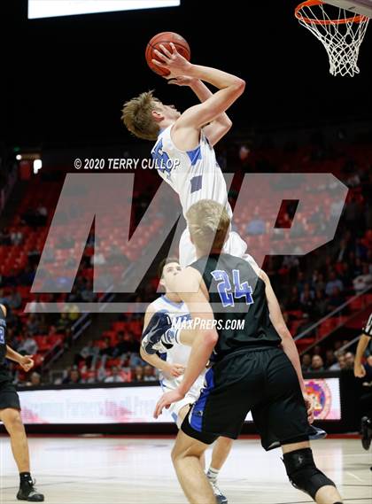 Thumbnail 2 in Pleasant Grove vs. Layton (UHSAA 6A Quarterfinal) photogallery.