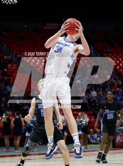 Thumbnail 3 in Pleasant Grove vs. Layton (UHSAA 6A Quarterfinal) photogallery.