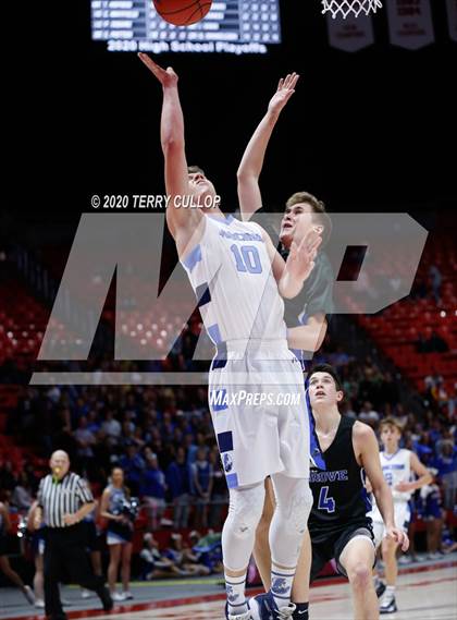 Thumbnail 3 in Pleasant Grove vs. Layton (UHSAA 6A Quarterfinal) photogallery.