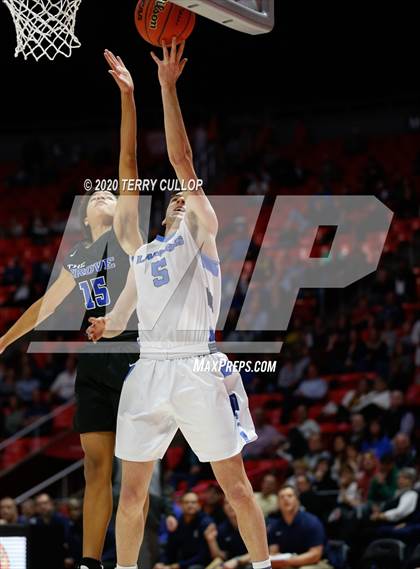 Thumbnail 1 in Pleasant Grove vs. Layton (UHSAA 6A Quarterfinal) photogallery.